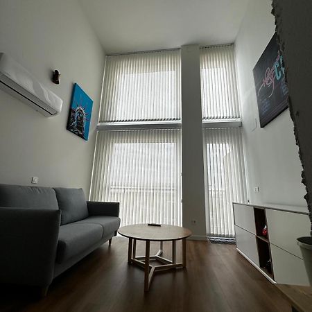 Black Rock Loft Apartment Madrid Bagian luar foto