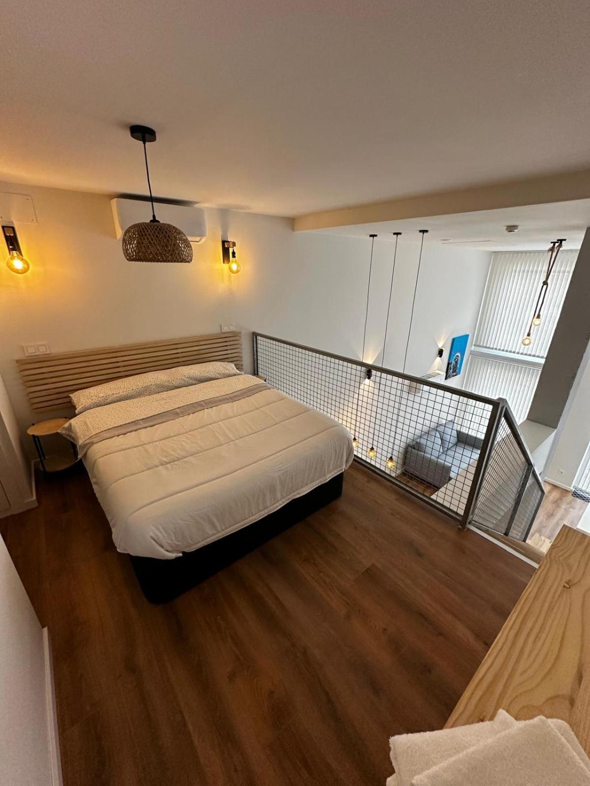 Black Rock Loft Apartment Madrid Bagian luar foto