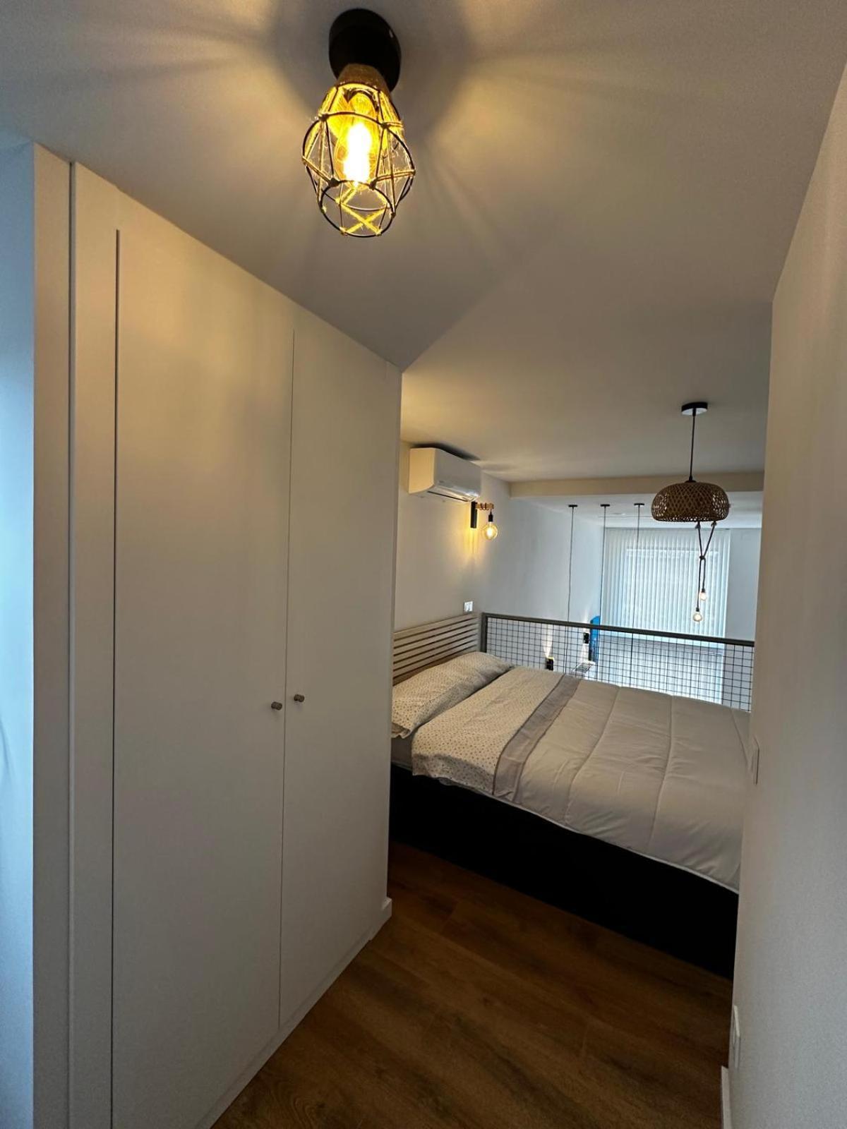 Black Rock Loft Apartment Madrid Bagian luar foto