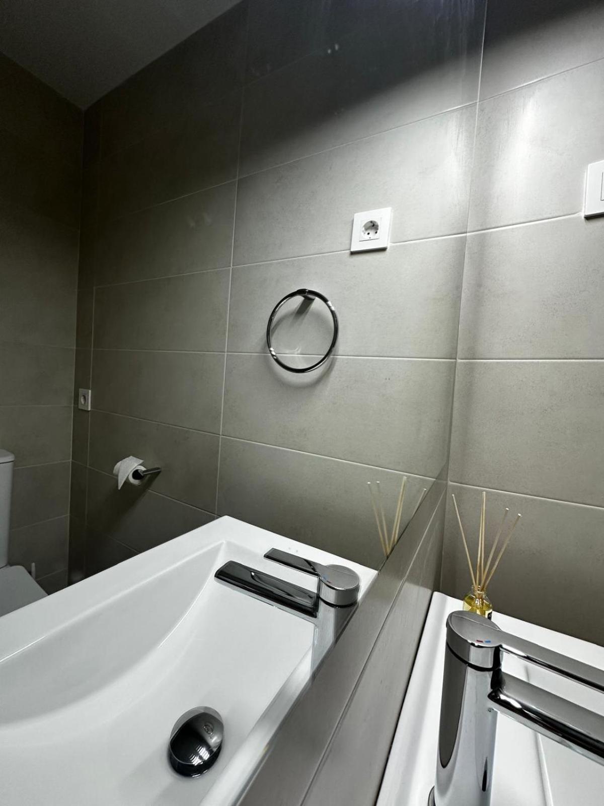Black Rock Loft Apartment Madrid Bagian luar foto