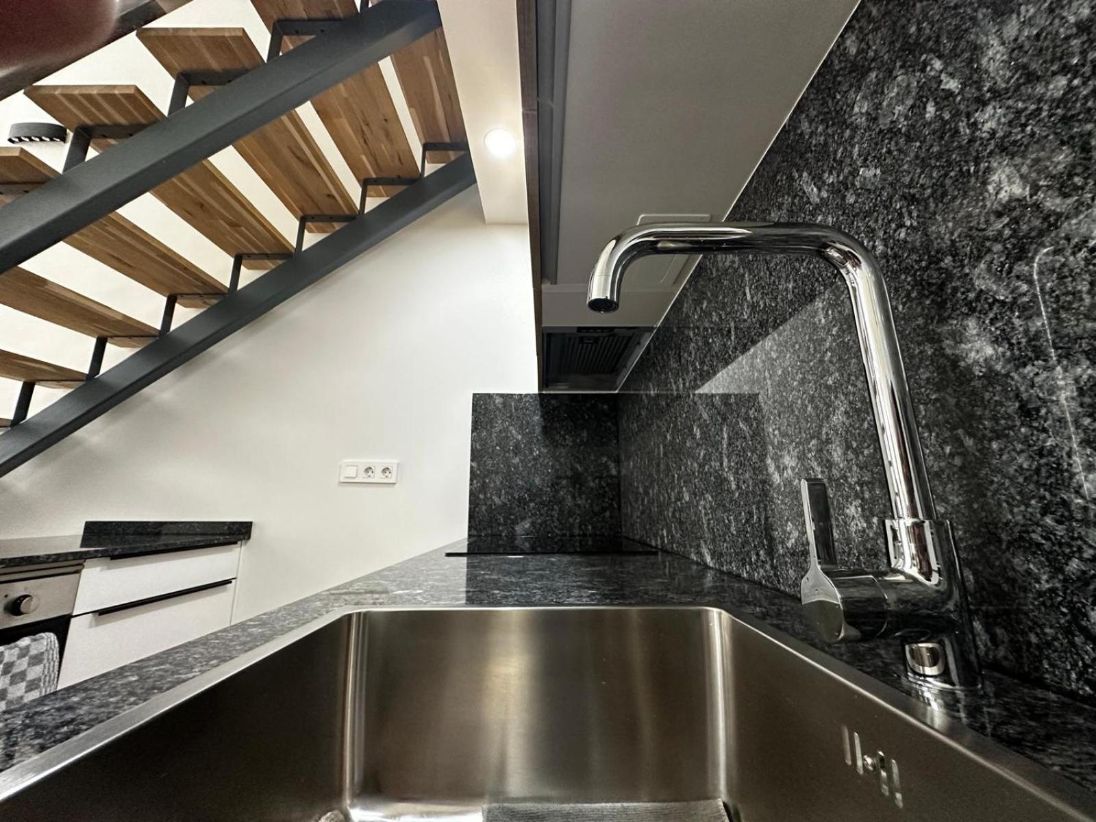 Black Rock Loft Apartment Madrid Bagian luar foto